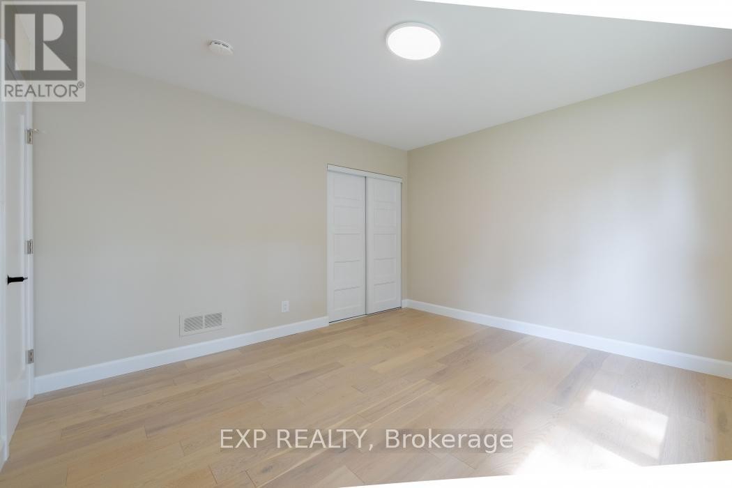 












1940 NORWOOD AVENUE

,
Ottawa,




Ontario
K1H5K6

