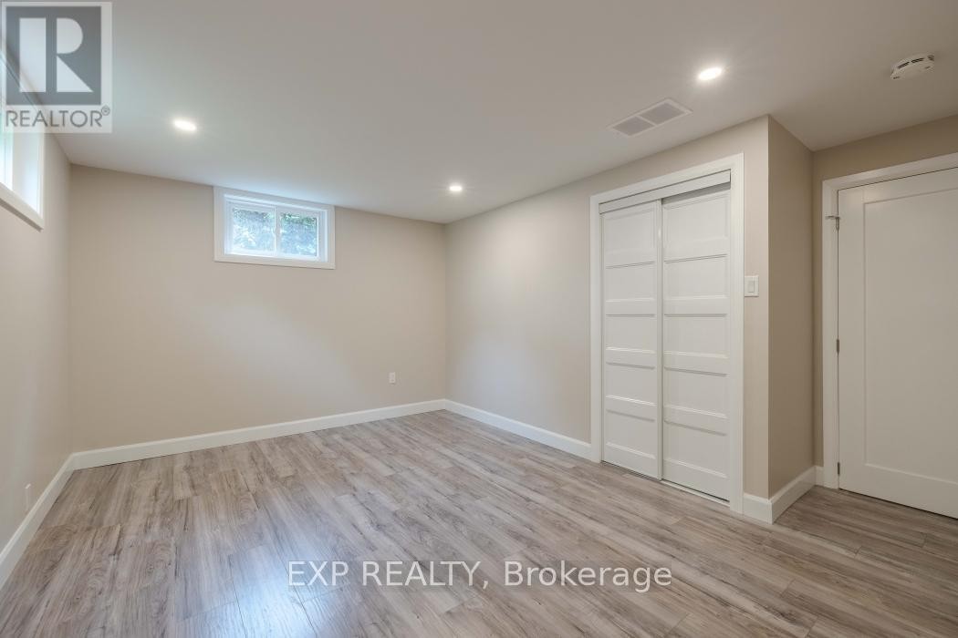 












1940 NORWOOD AVENUE

,
Ottawa,




Ontario
K1H5K6

