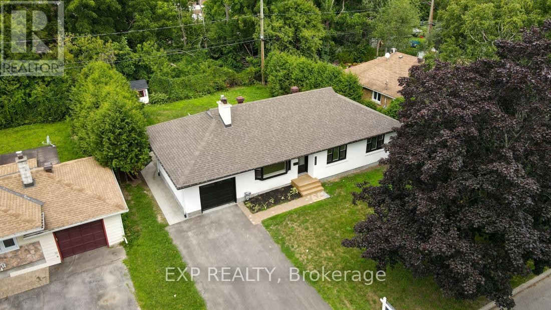 












1940 NORWOOD AVENUE

,
Ottawa,




Ontario
K1H5K6

