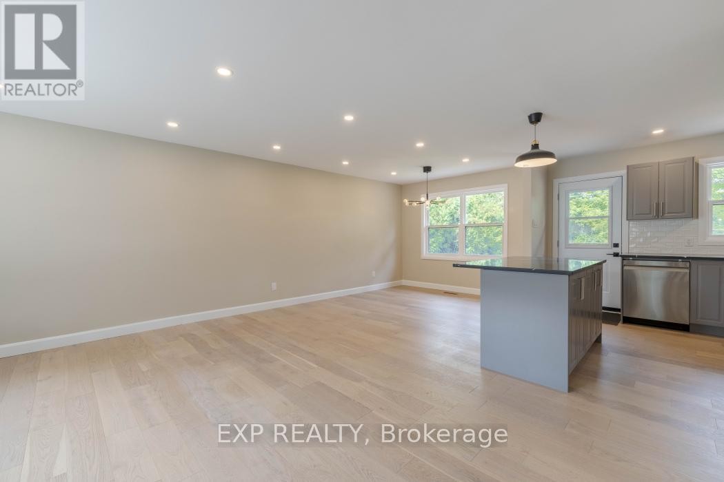 












1940 NORWOOD AVENUE

,
Ottawa,




Ontario
K1H5K6

