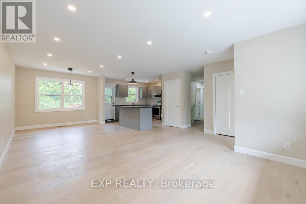 












1940 NORWOOD AVENUE

,
Ottawa,




Ontario
K1H5K6

