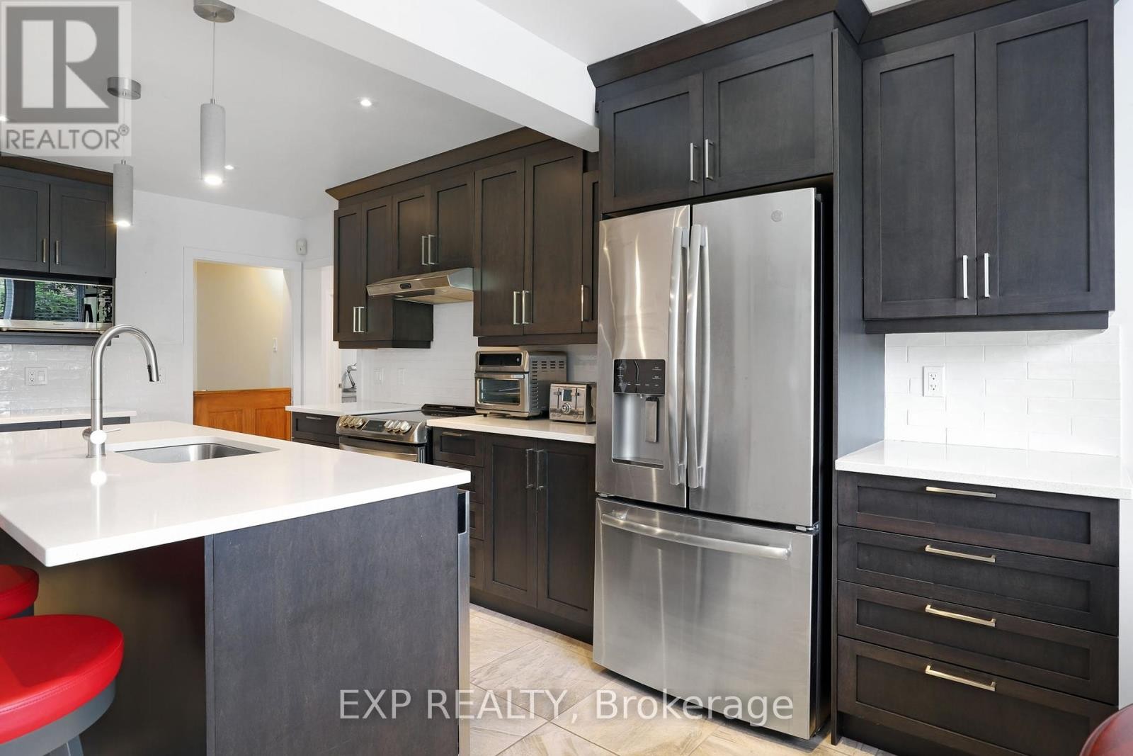 












1382 FISHER AVENUE

,
Ottawa,




Ontario
K2C1X1


