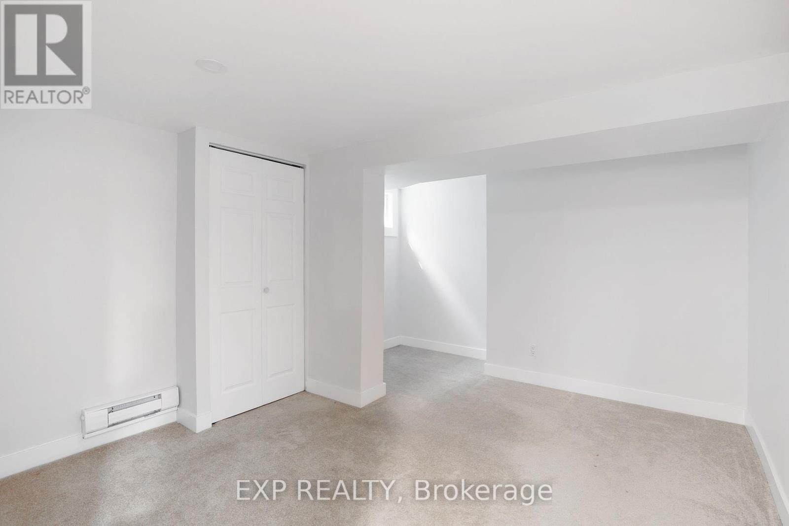 












1382 FISHER AVENUE

,
Ottawa,




Ontario
K2C1X1

