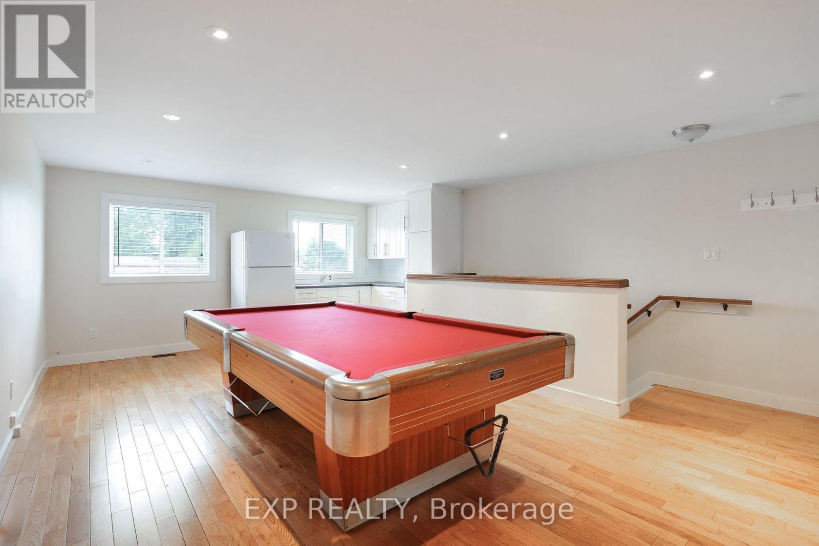 












1382 FISHER AVENUE

,
Ottawa,




Ontario
K2C1X1

