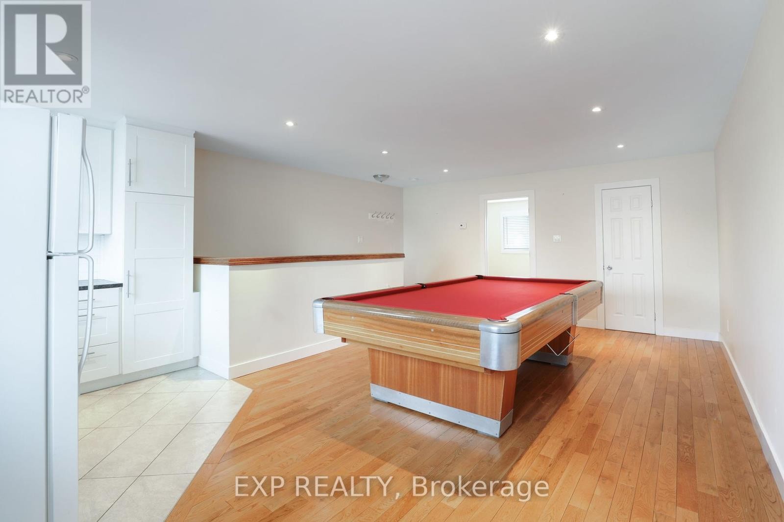 












1382 FISHER AVENUE

,
Ottawa,




Ontario
K2C1X1


