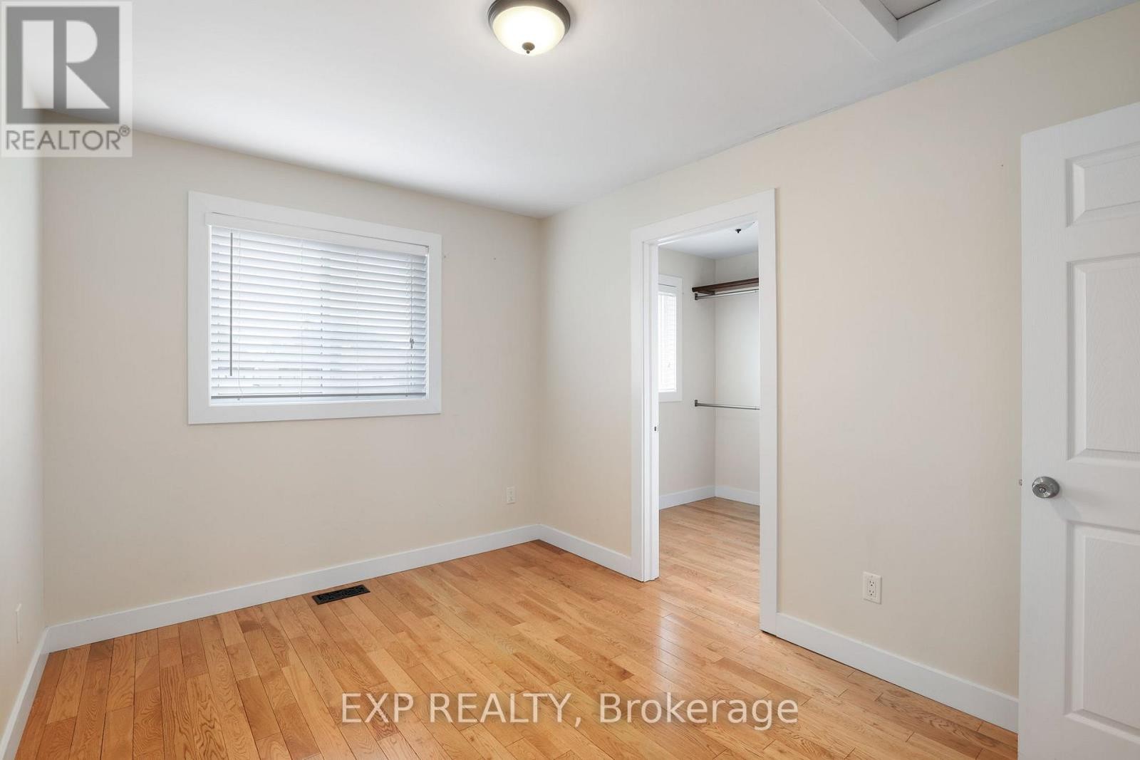 












1382 FISHER AVENUE

,
Ottawa,




Ontario
K2C1X1

