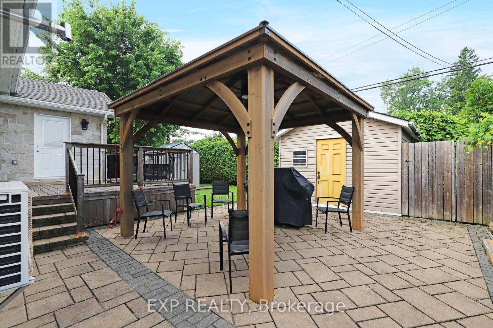 












1382 FISHER AVENUE

,
Ottawa,




Ontario
K2C1X1

