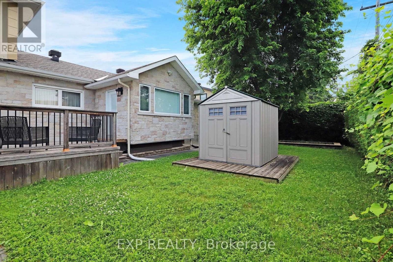 












1382 FISHER AVENUE

,
Ottawa,




Ontario
K2C1X1

