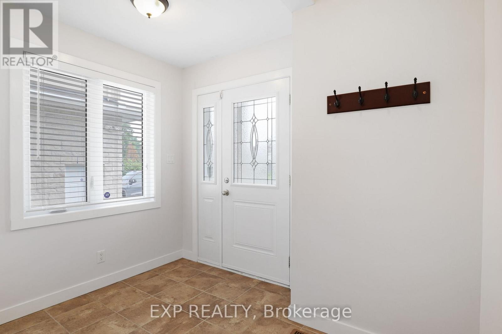 












1382 FISHER AVENUE

,
Ottawa,




Ontario
K2C1X1

