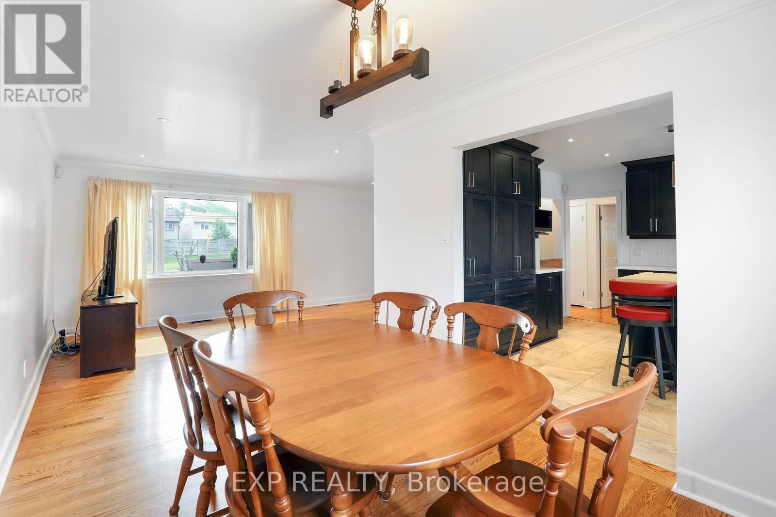 












1382 FISHER AVENUE

,
Ottawa,




Ontario
K2C1X1

