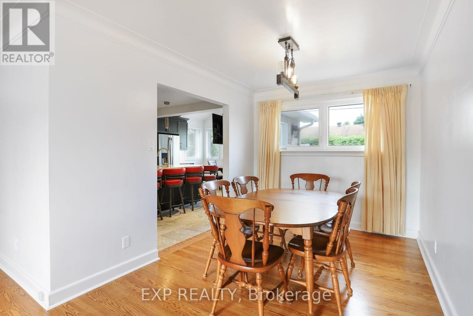 












1382 FISHER AVENUE

,
Ottawa,




Ontario
K2C1X1

