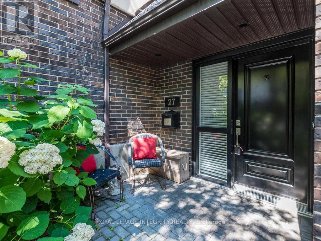 












27 - 655 RICHMOND ROAD

,
Ottawa,




Ontario
K2A3Y3

