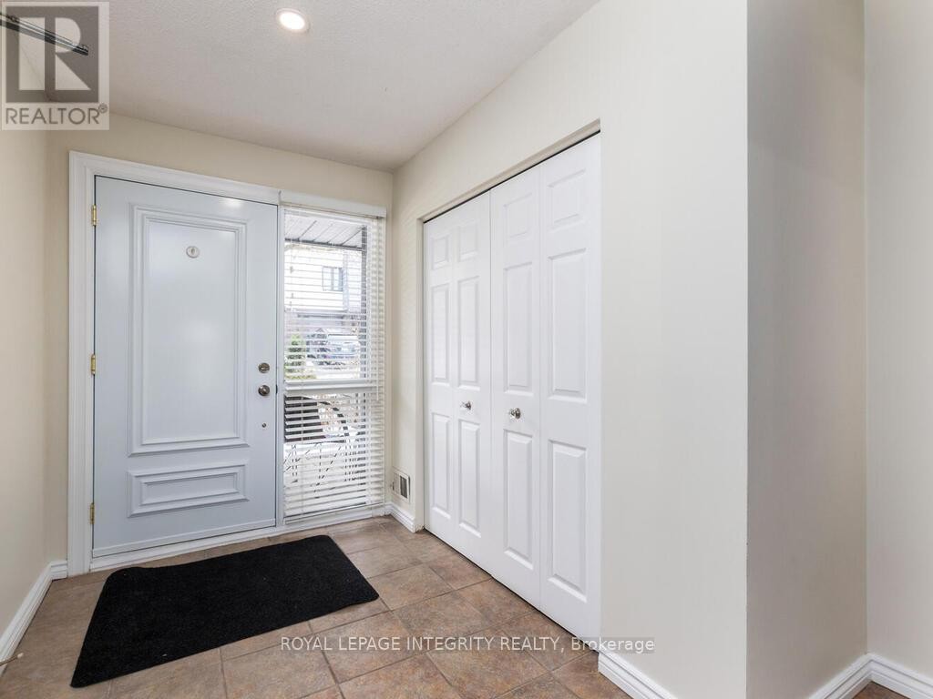 












27 - 655 RICHMOND ROAD

,
Ottawa,




Ontario
K2A3Y3

