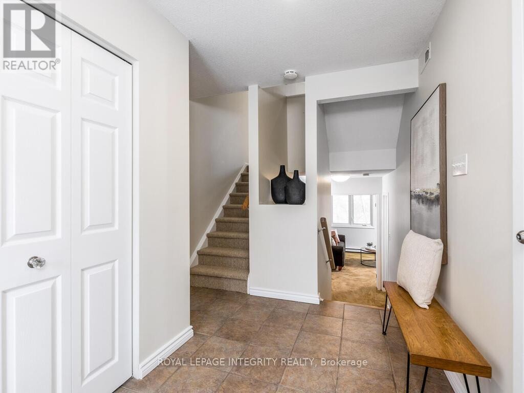 












27 - 655 RICHMOND ROAD

,
Ottawa,




Ontario
K2A3Y3

