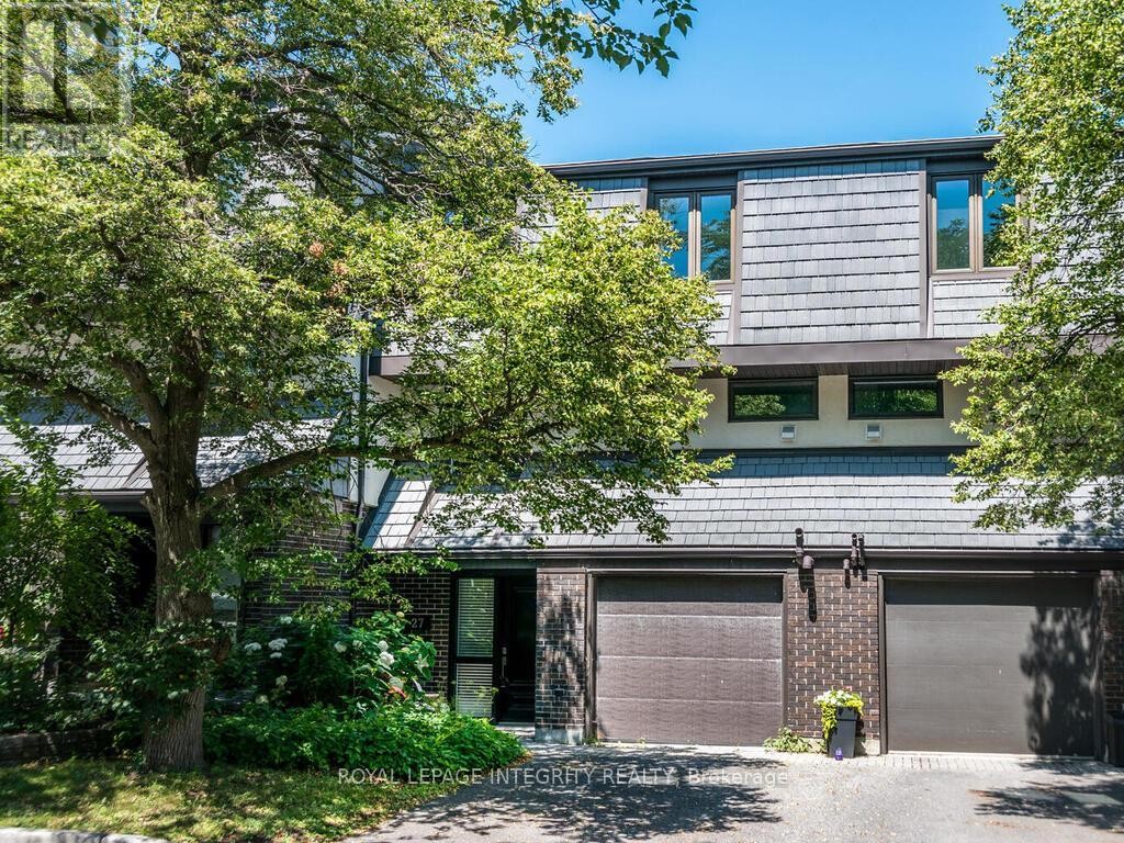 












27 - 655 RICHMOND ROAD

,
Ottawa,




Ontario
K2A3Y3

