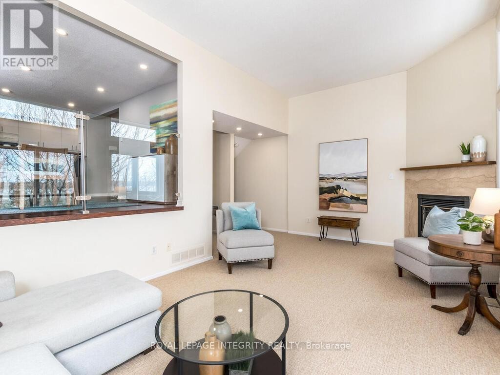 












27 - 655 RICHMOND ROAD

,
Ottawa,




Ontario
K2A3Y3

