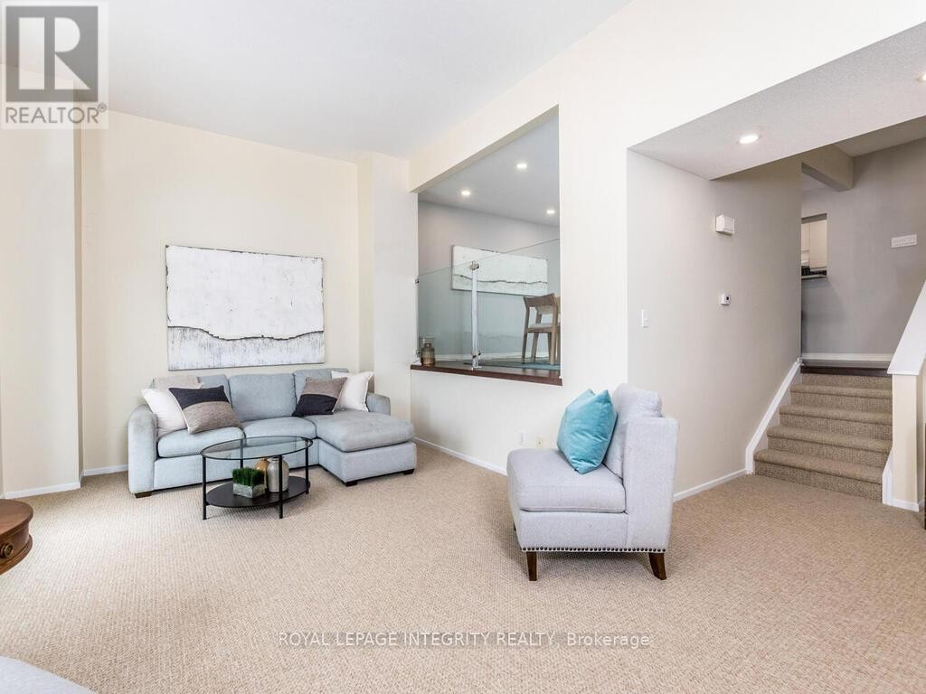 












27 - 655 RICHMOND ROAD

,
Ottawa,




Ontario
K2A3Y3


