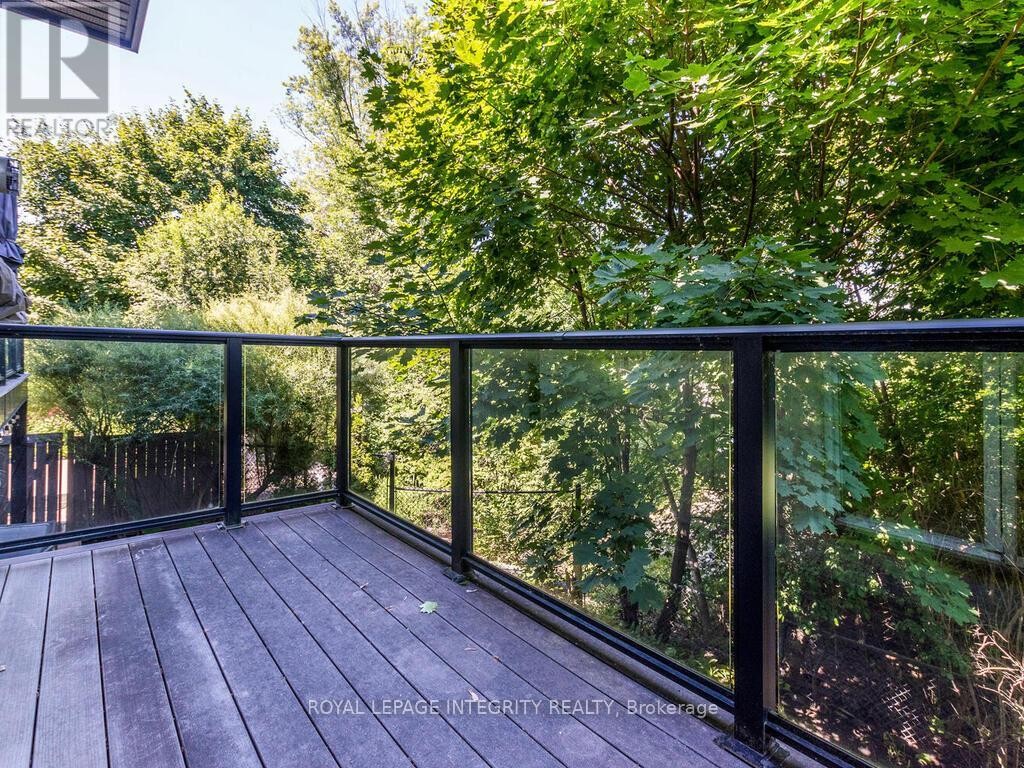 












27 - 655 RICHMOND ROAD

,
Ottawa,




Ontario
K2A3Y3

