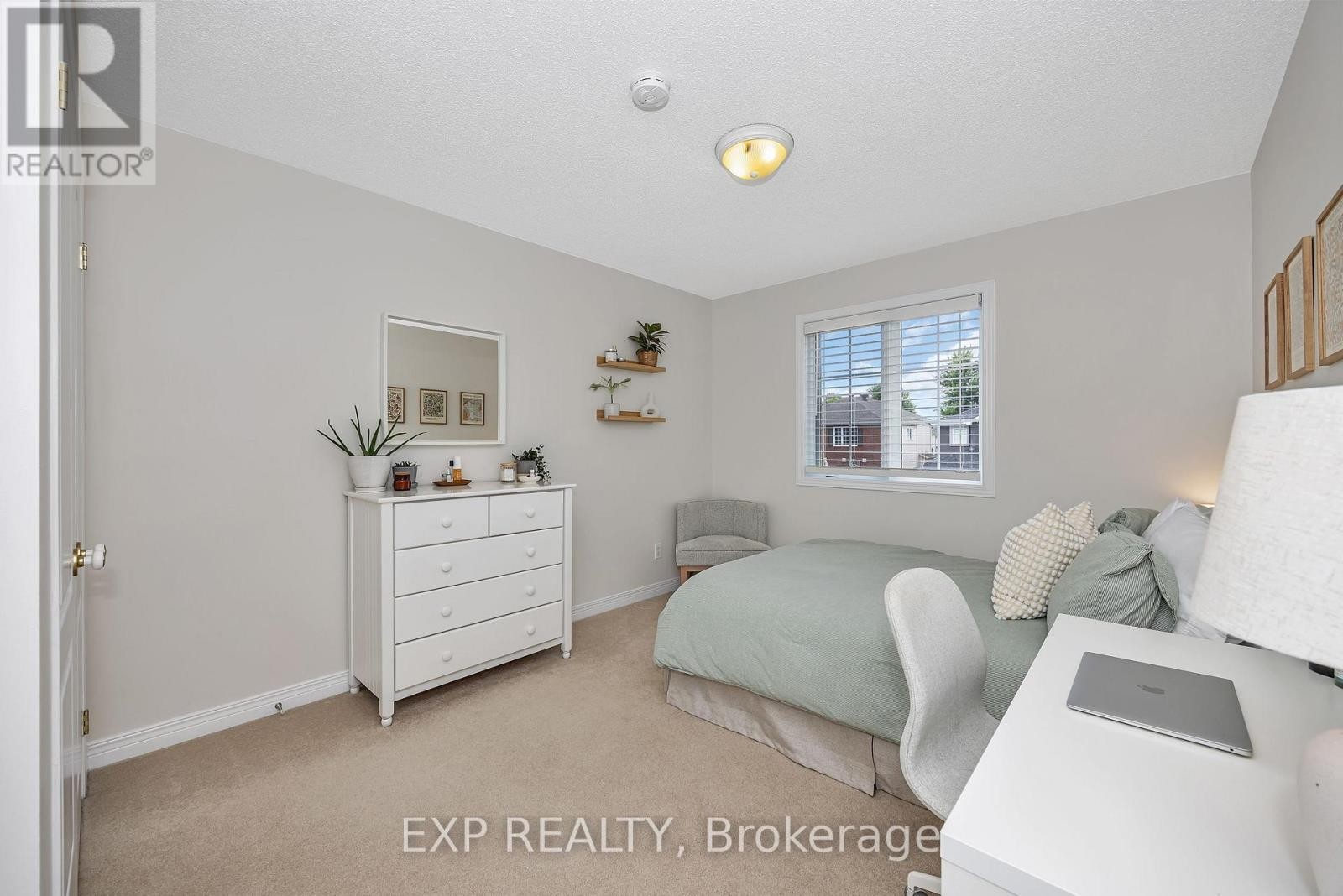 












3722 MOUNTAIN MEADOWS CRESCENT N

,
Ottawa,




Ontario
K1V1V7

