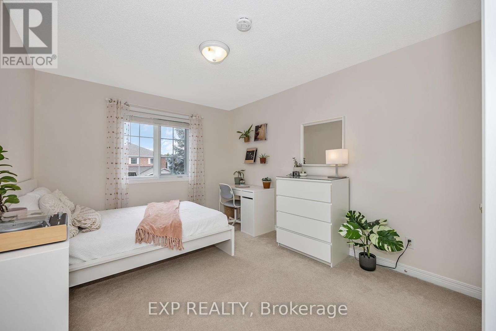 












3722 MOUNTAIN MEADOWS CRESCENT N

,
Ottawa,




Ontario
K1V1V7

