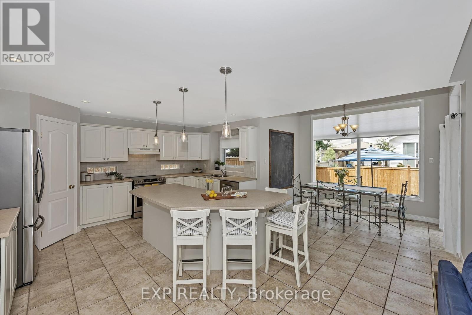 












3722 MOUNTAIN MEADOWS CRESCENT N

,
Ottawa,




Ontario
K1V1V7

