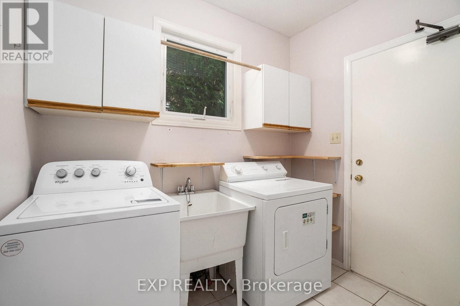 












683 APOLLO WAY

,
Ottawa,




Ontario
K4A1S8

