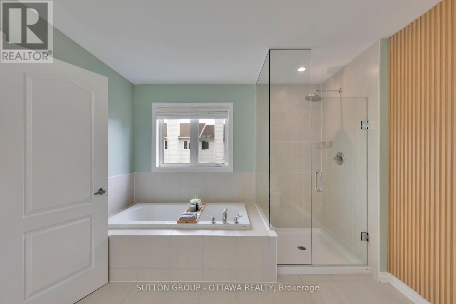 












156 ASPER TRAIL CIRCLE N

,
Ottawa,




Ontario
K2M2T6

