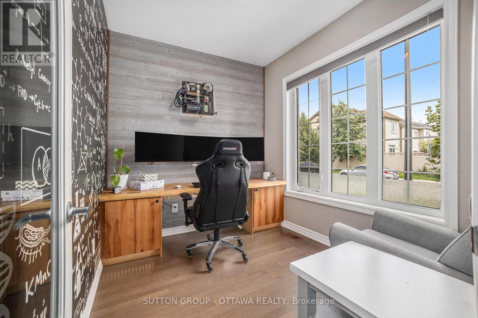 












156 ASPER TRAIL CIRCLE N

,
Ottawa,




Ontario
K2M2T6

