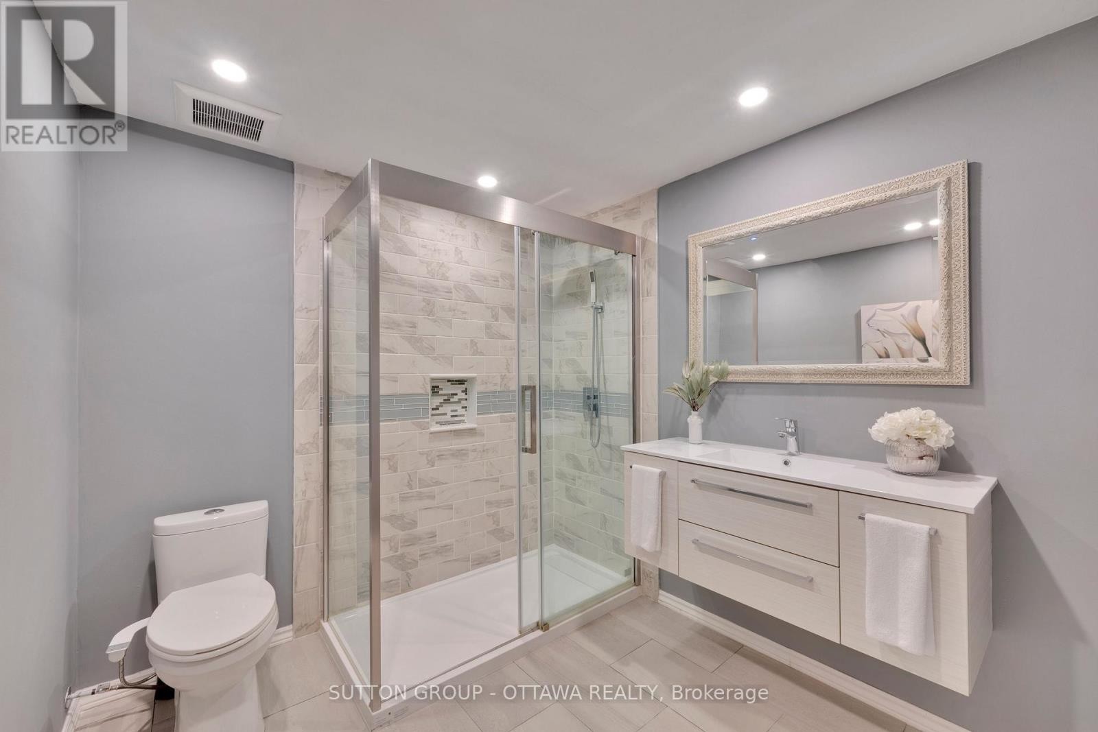 












156 ASPER TRAIL CIRCLE N

,
Ottawa,




Ontario
K2M2T6

