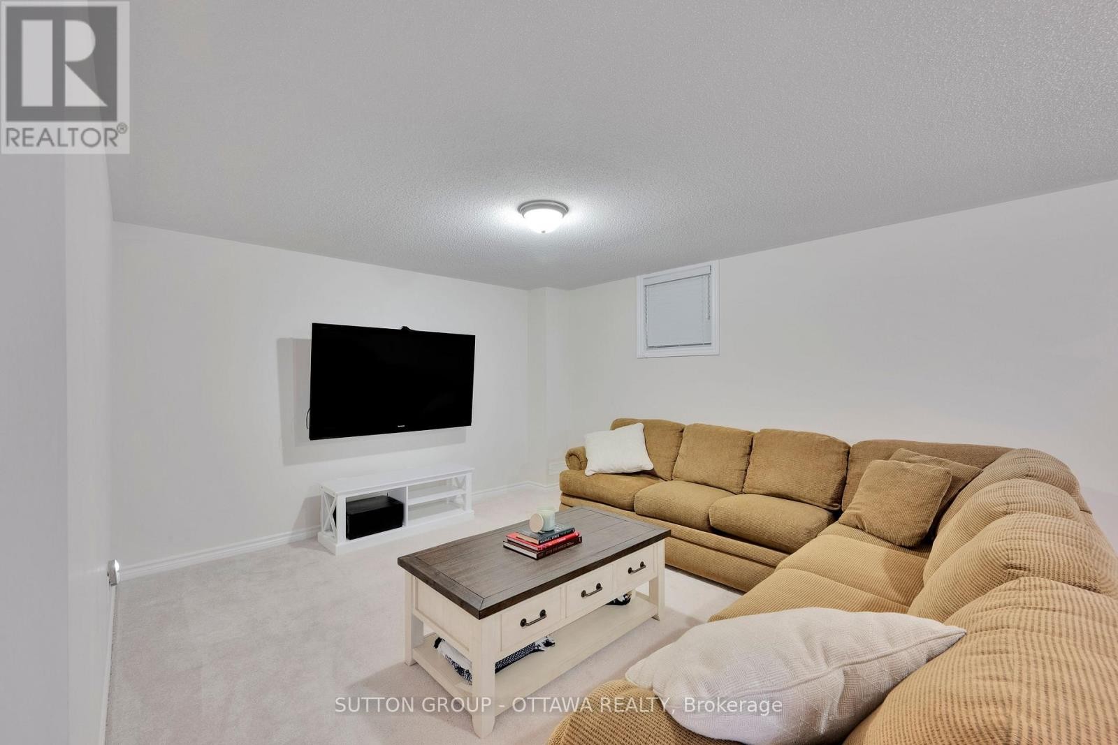 












156 ASPER TRAIL CIRCLE N

,
Ottawa,




Ontario
K2M2T6

