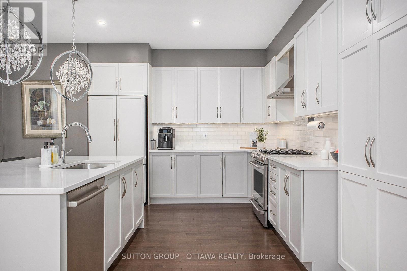 












156 ASPER TRAIL CIRCLE N

,
Ottawa,




Ontario
K2M2T6

