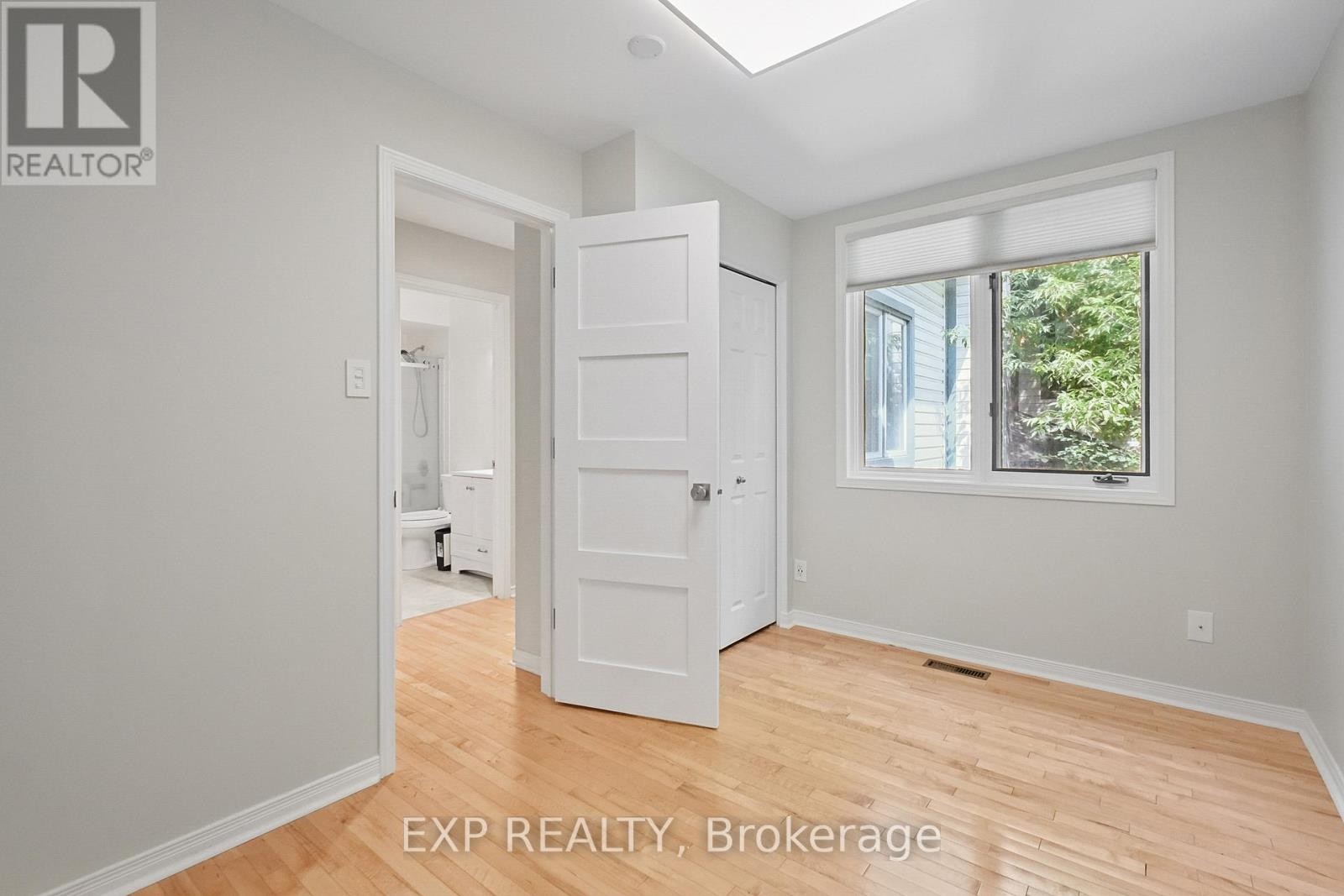 












489 SUNNYSIDE AVENUE

,
Ottawa,




Ontario
K1S0S8

