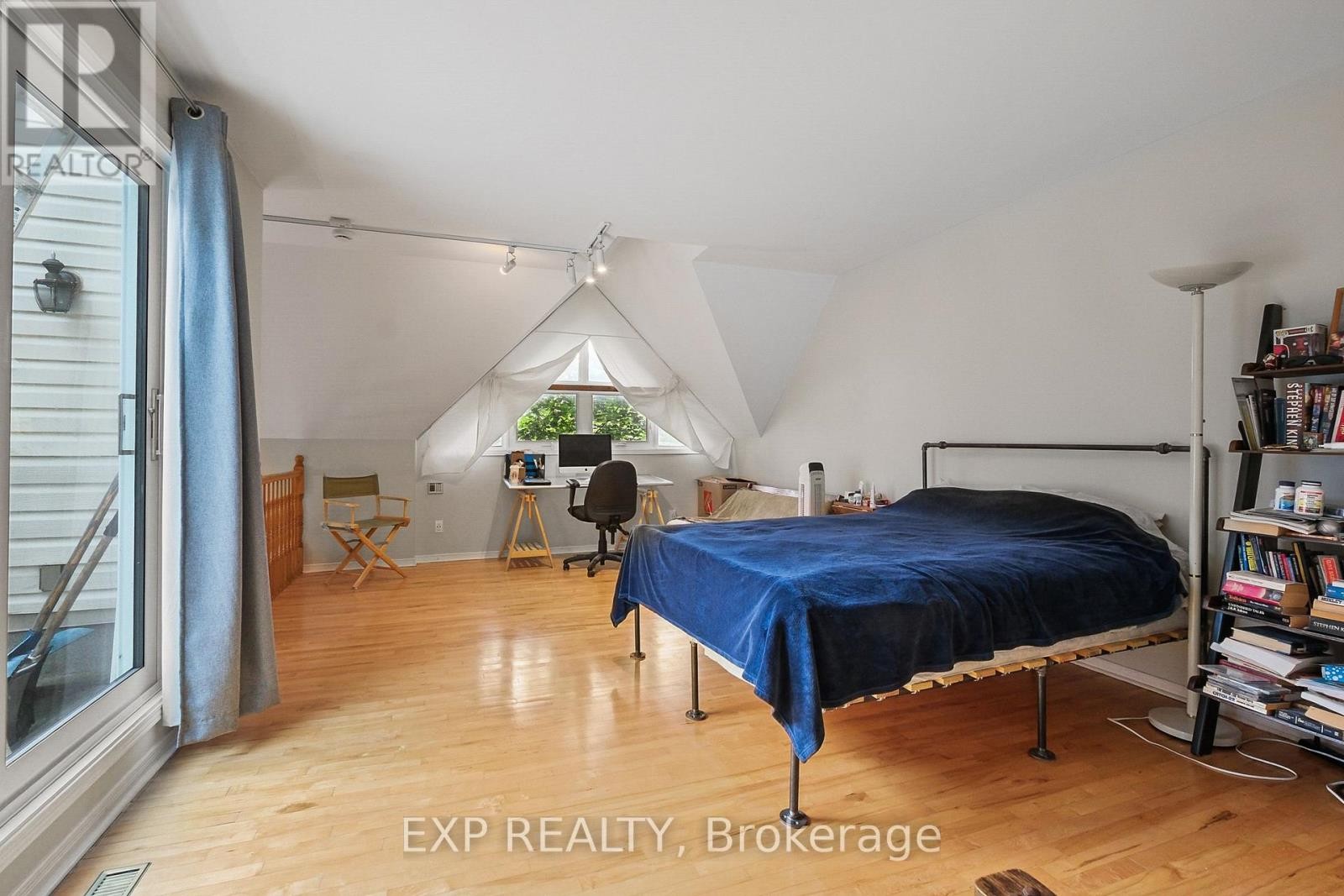 












489 SUNNYSIDE AVENUE

,
Ottawa,




Ontario
K1S0S8

