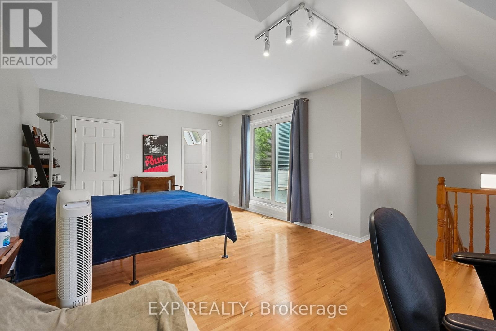












489 SUNNYSIDE AVENUE

,
Ottawa,




Ontario
K1S0S8

