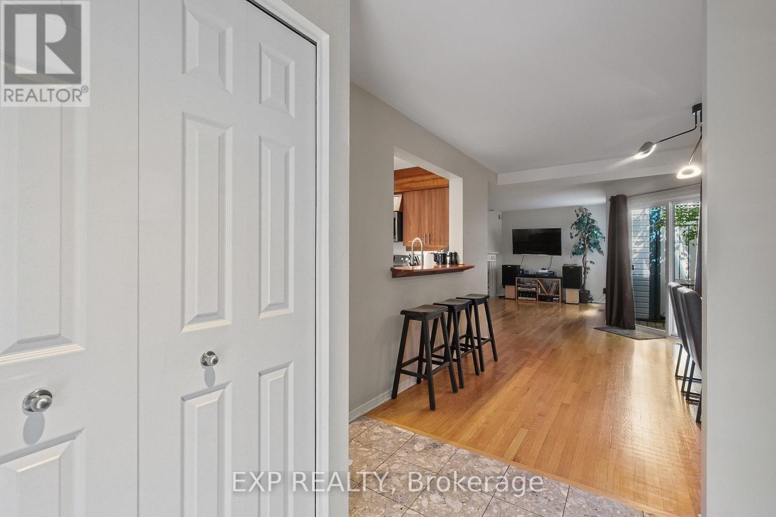 












489 SUNNYSIDE AVENUE

,
Ottawa,




Ontario
K1S0S8

