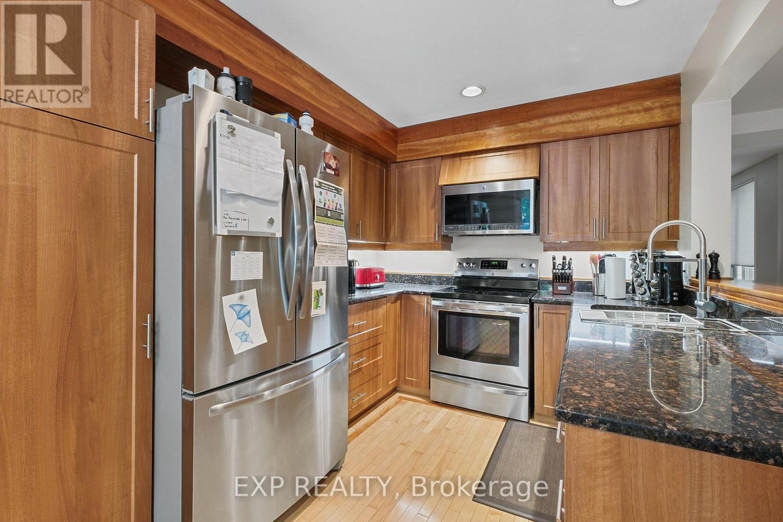 












489 SUNNYSIDE AVENUE

,
Ottawa,




Ontario
K1S0S8

