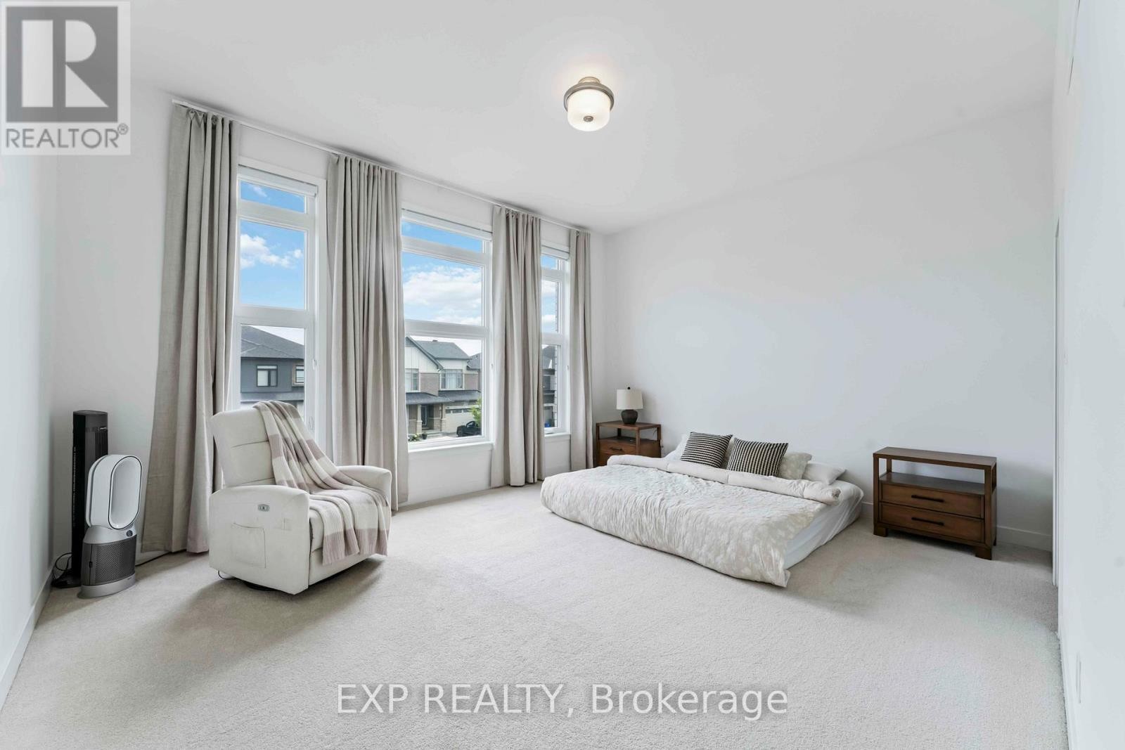 












717 ODYSSEY WAY

,
Ottawa,




Ontario
K1T0V9

