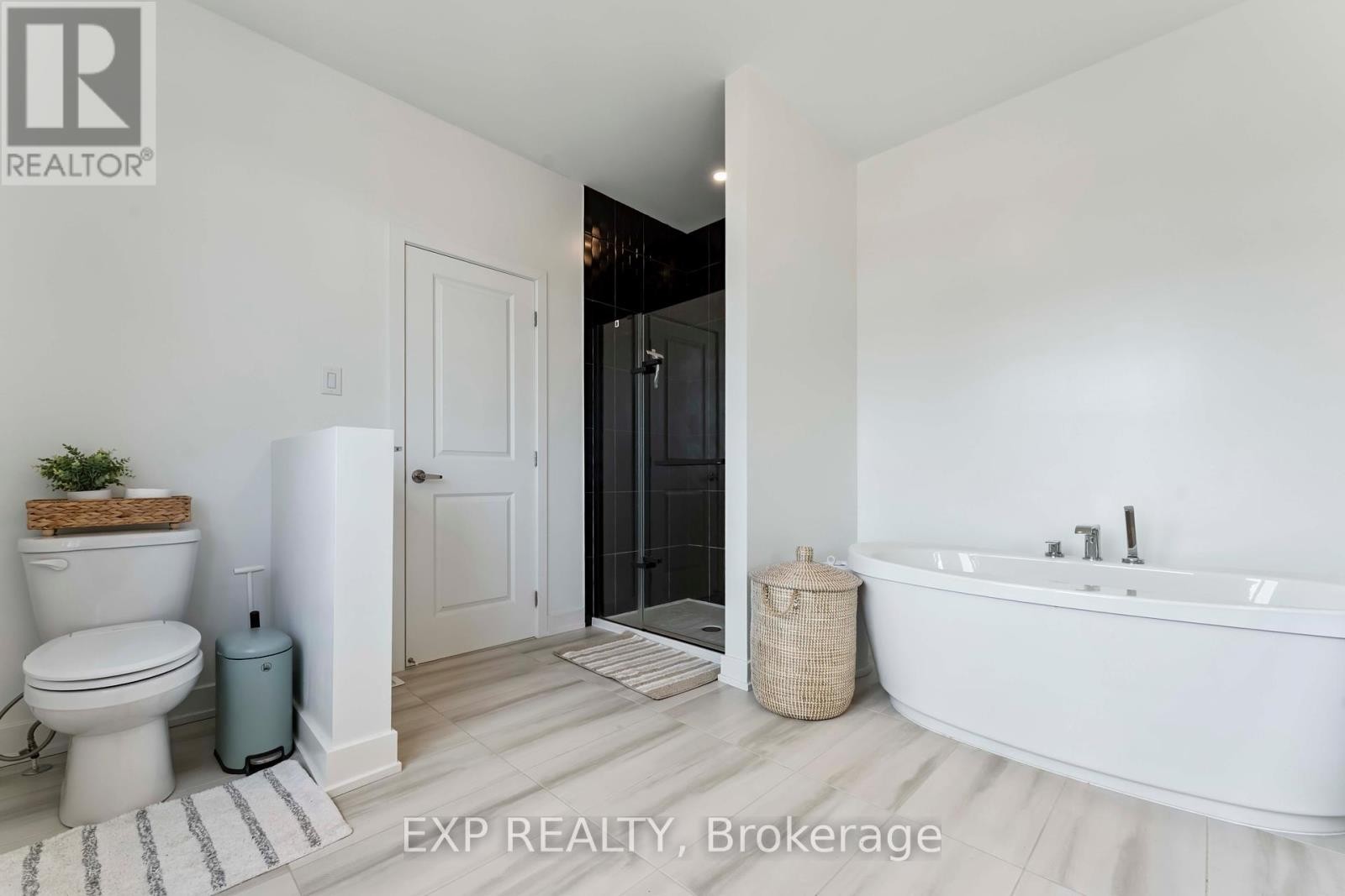 












717 ODYSSEY WAY

,
Ottawa,




Ontario
K1T0V9

