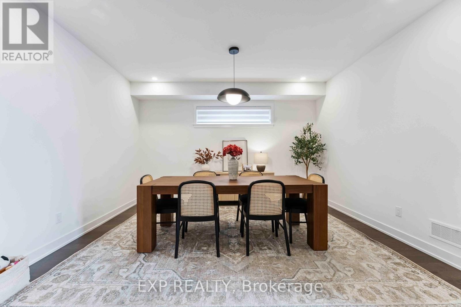 












717 ODYSSEY WAY

,
Ottawa,




Ontario
K1T0V9

