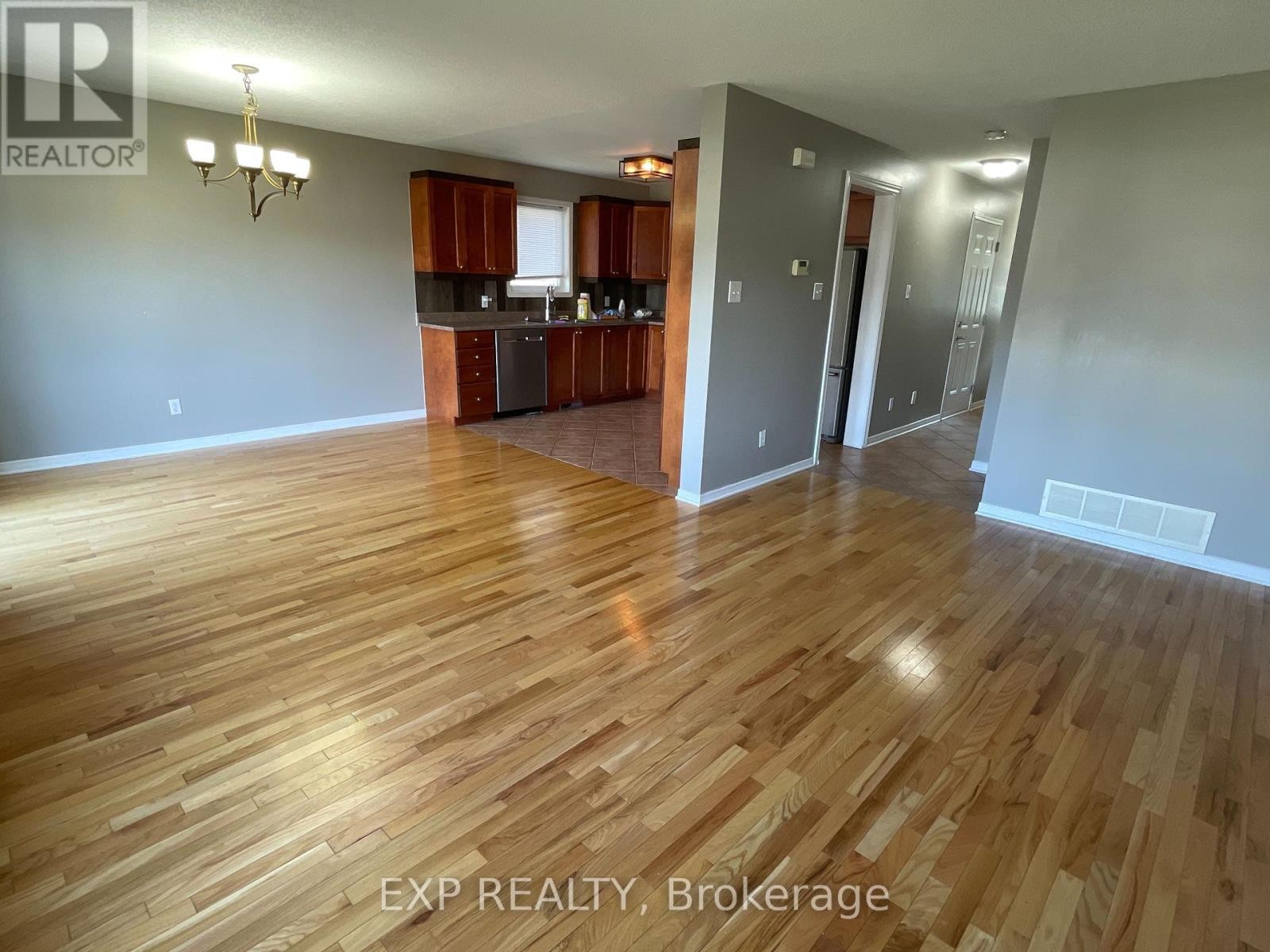 












2175 PATRICIA STREET

,
Clarence-Rockland,




Ontario
K4K1V8

