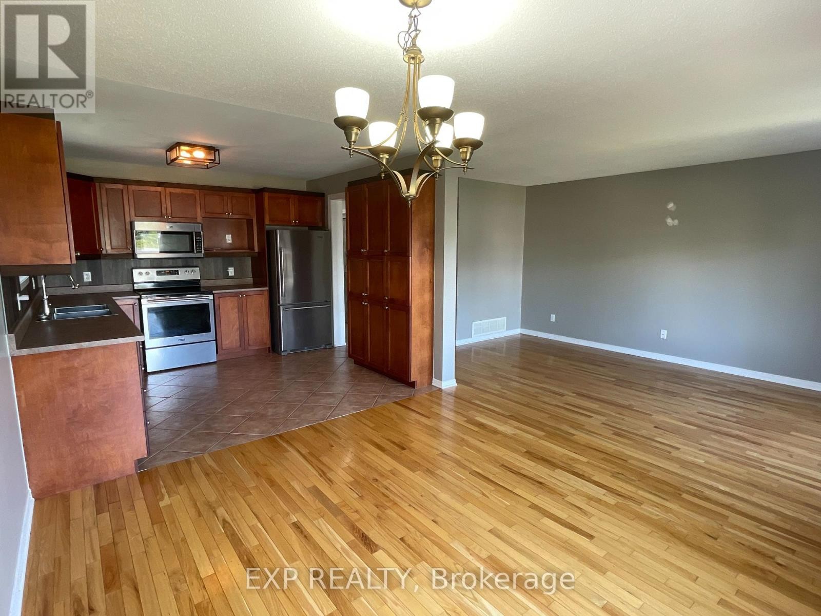 












2175 PATRICIA STREET

,
Clarence-Rockland,




Ontario
K4K1V8

