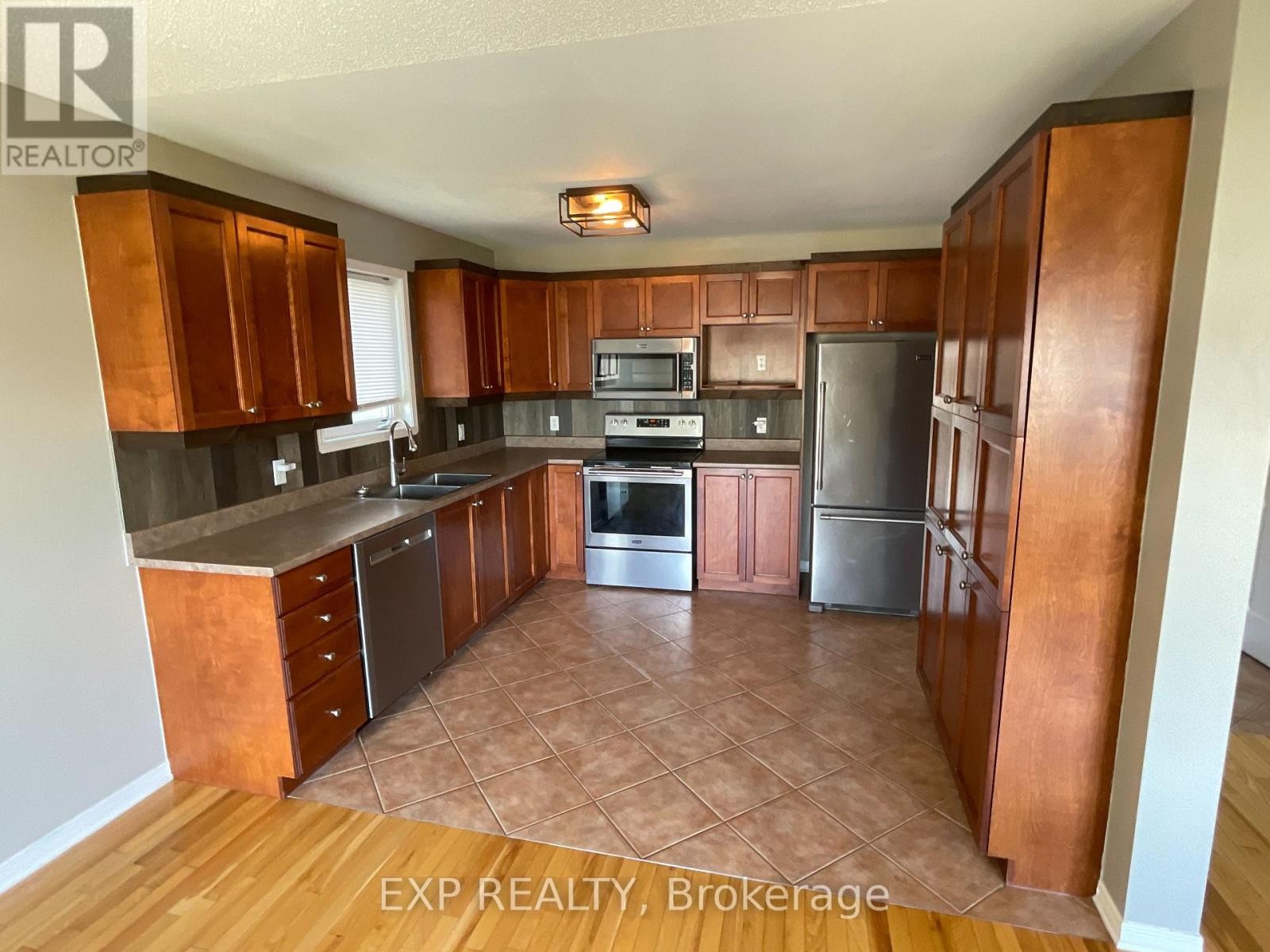 












2175 PATRICIA STREET

,
Clarence-Rockland,




Ontario
K4K1V8

