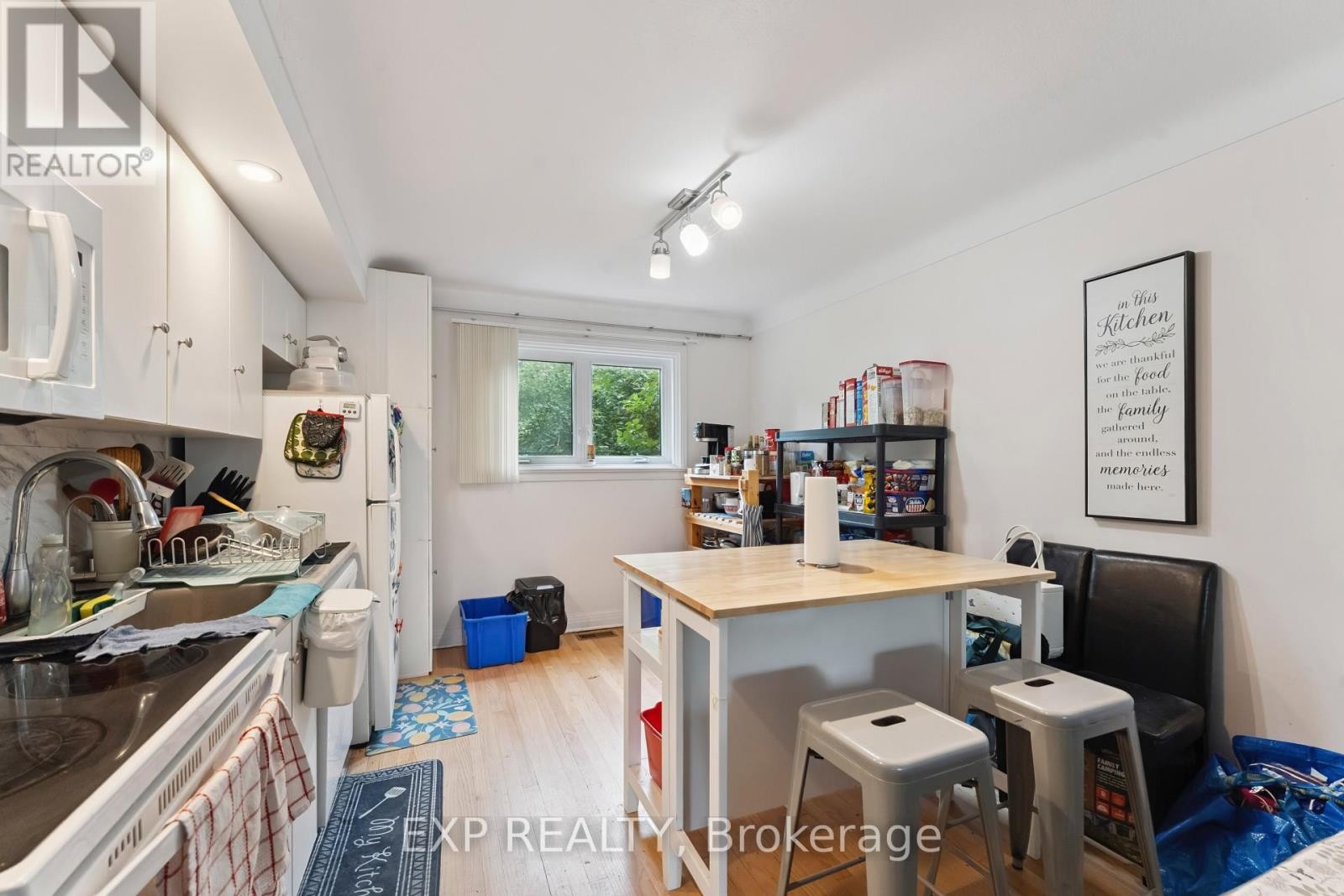 












1395 CALDWELL AVENUE

,
Ottawa,




Ontario
K1Z8L3

