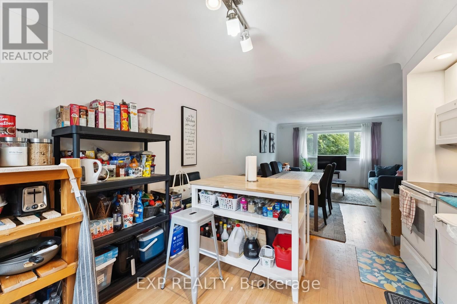 












1395 CALDWELL AVENUE

,
Ottawa,




Ontario
K1Z8L3

