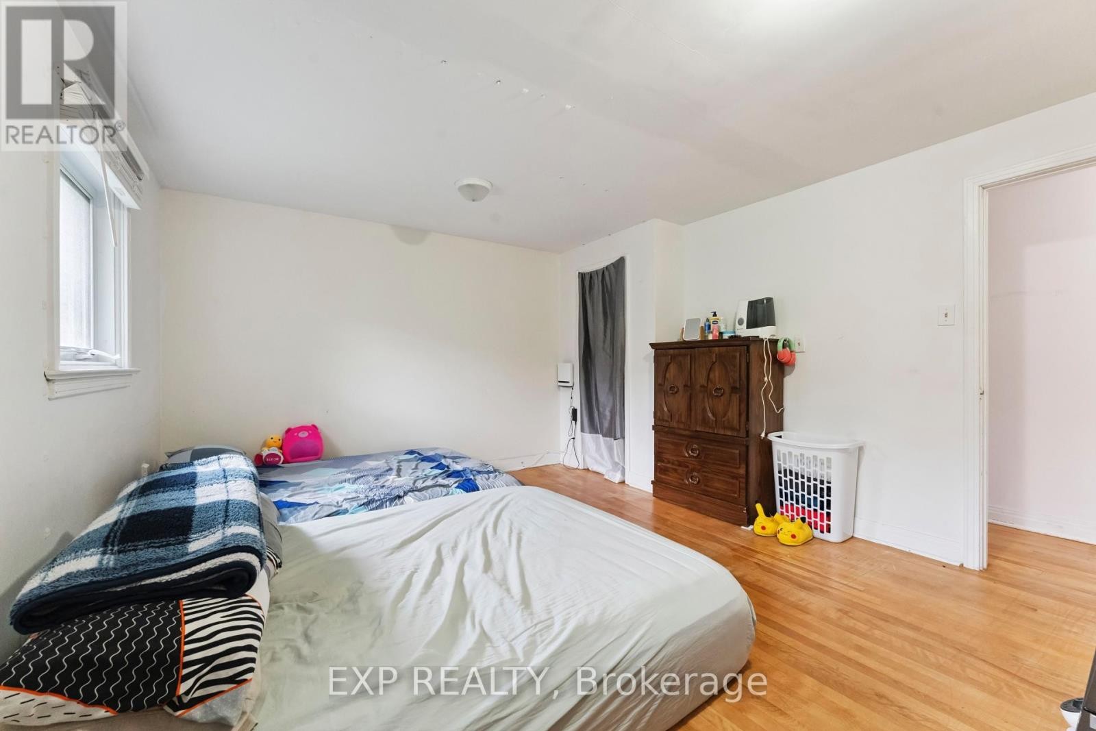 












1395 CALDWELL AVENUE

,
Ottawa,




Ontario
K1Z8L3

