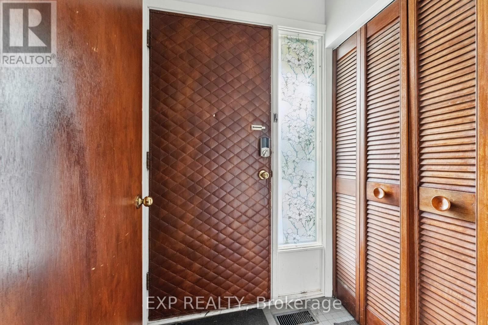 












1395 CALDWELL AVENUE

,
Ottawa,




Ontario
K1Z8L3

