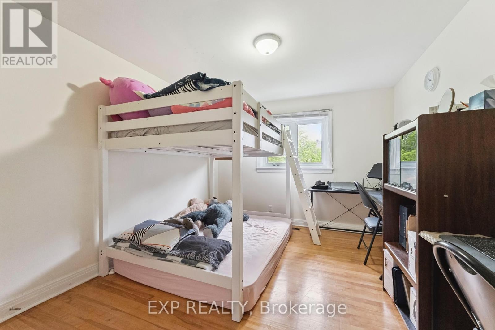 












1395 CALDWELL AVENUE

,
Ottawa,




Ontario
K1Z8L3

