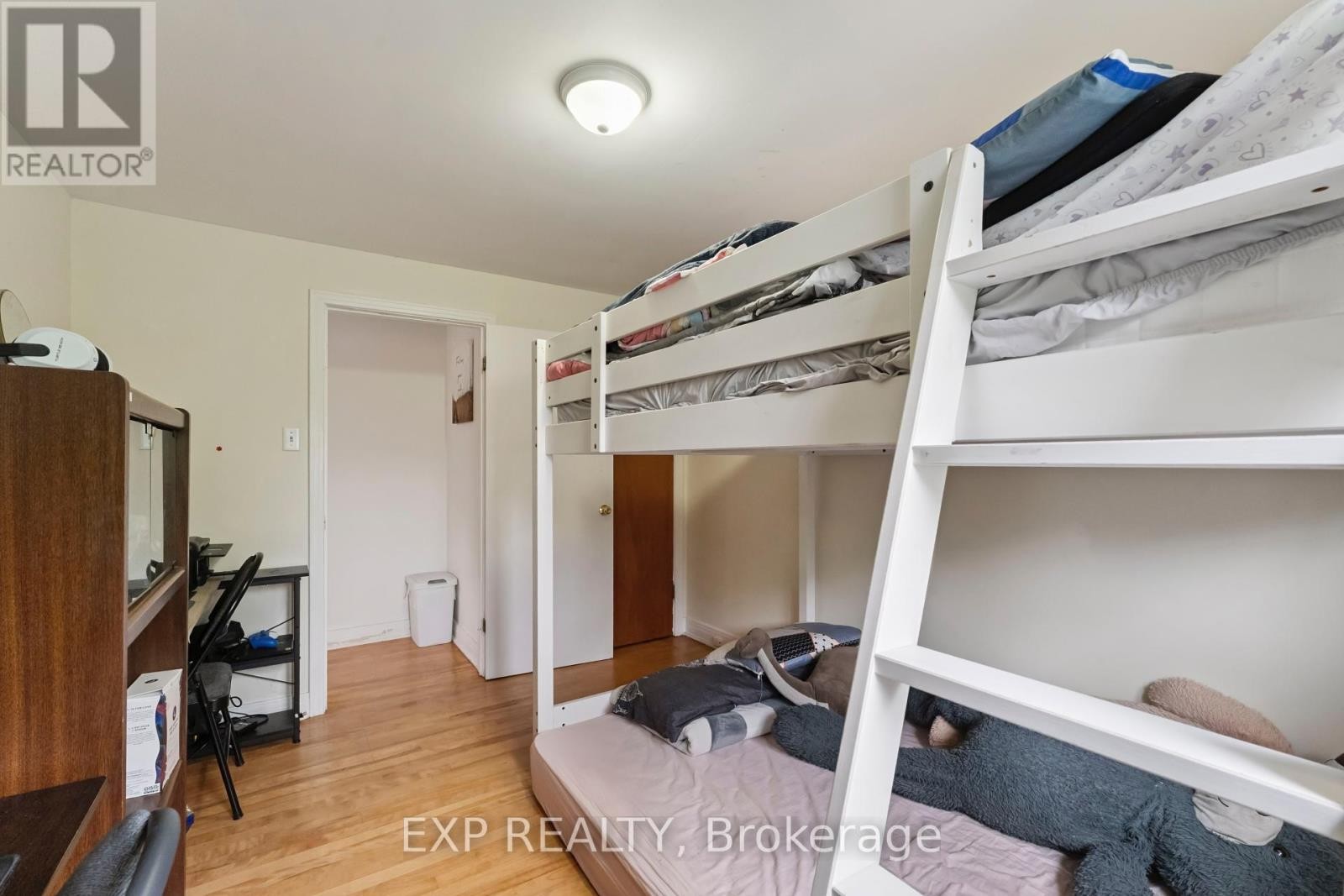 












1395 CALDWELL AVENUE

,
Ottawa,




Ontario
K1Z8L3


