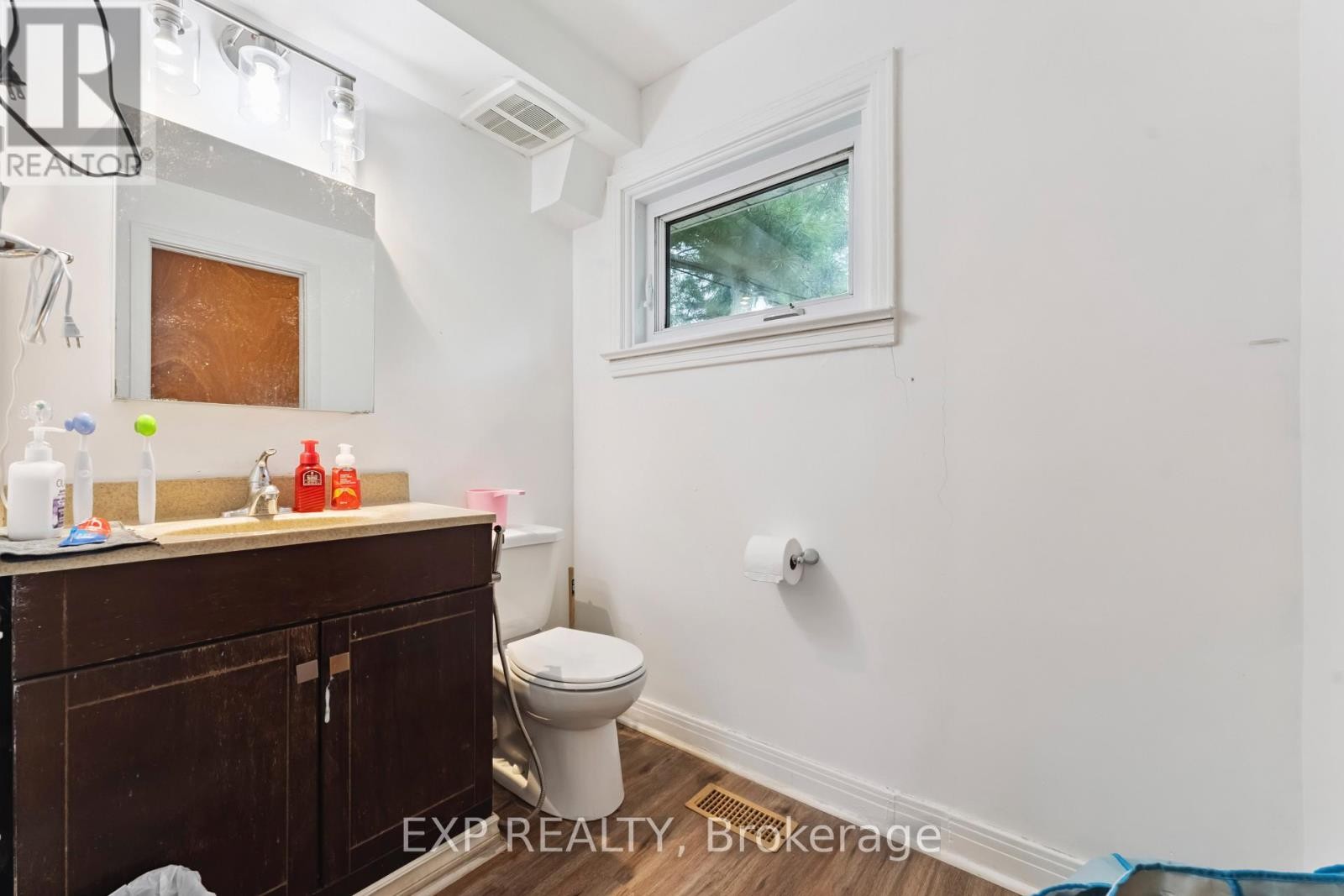 












1395 CALDWELL AVENUE

,
Ottawa,




Ontario
K1Z8L3

