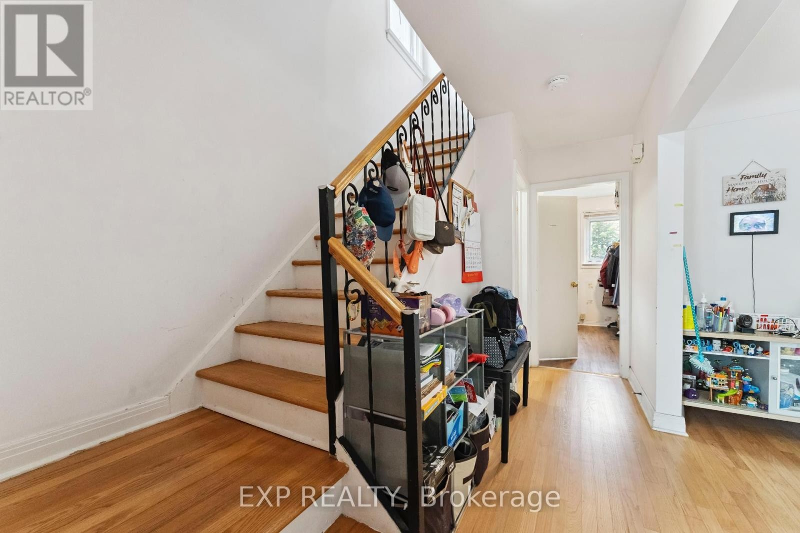 












1395 CALDWELL AVENUE

,
Ottawa,




Ontario
K1Z8L3

